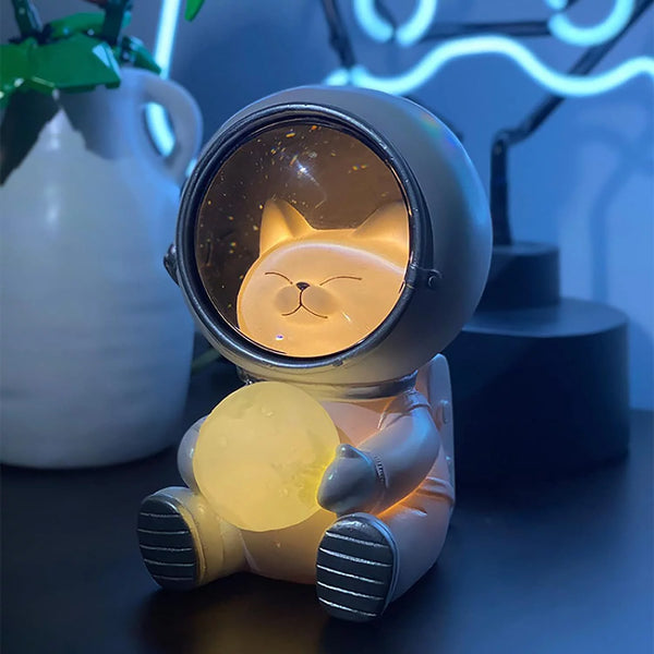 Astronaut Projector Night Light - Cute Spaceman LED Lamp with Moon Projection for Kids & Adults, Perfect for Bedrooms, Christmas, Birthdays, and Space-Themed Decor.