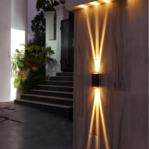 LED Waterproof Outdoor Wall Light - 3-Beam Design for Stylish and Durable Exterior Lighting.